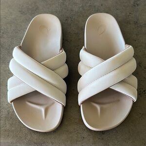 Olukai Women's Cream Slide Sandals